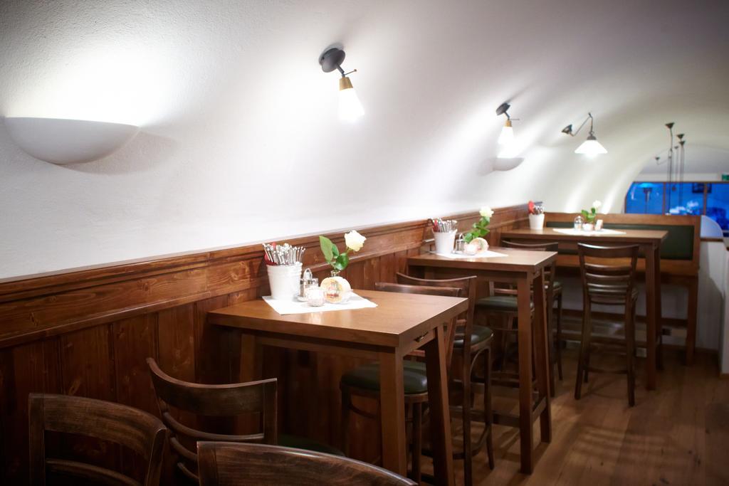 Rathauskeller Melk Hotel ภายนอก รูปภาพ