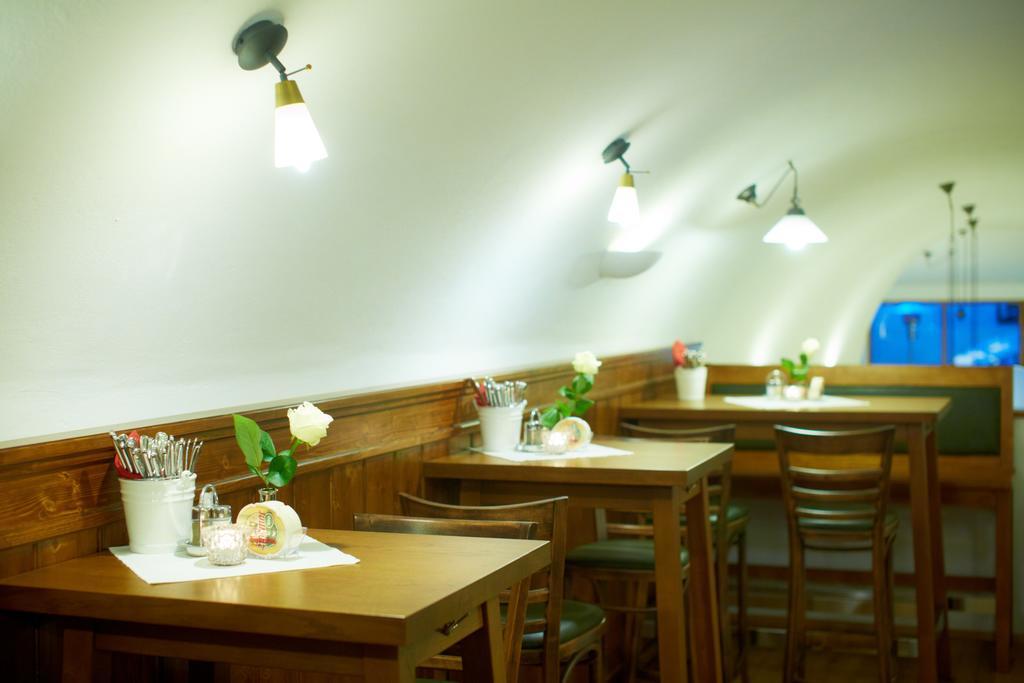 Rathauskeller Melk Hotel ภายนอก รูปภาพ