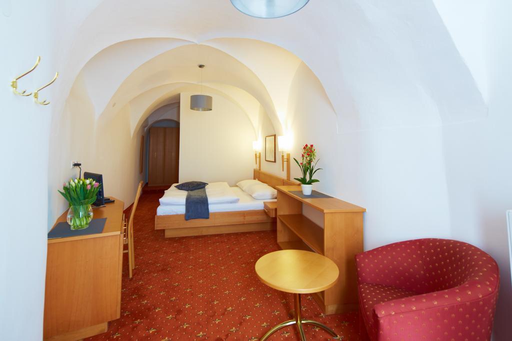 Rathauskeller Melk Hotel ภายนอก รูปภาพ