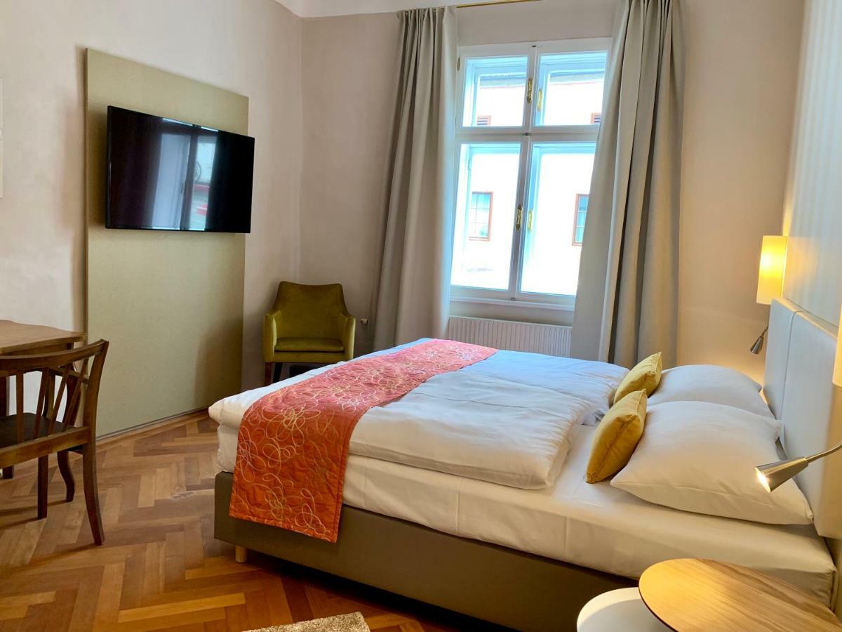 Rathauskeller Melk Hotel ภายนอก รูปภาพ